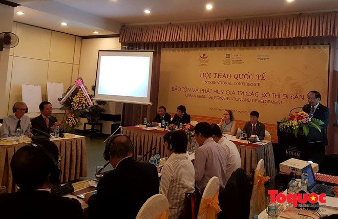 Ông Đinh Văn Thu, Chủ tịch UBND tỉnh Quảng Nam phát biểu tại hội thảo.